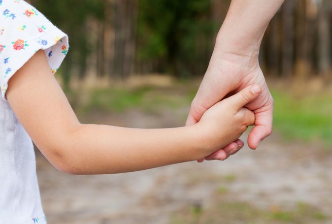 子供 ストア 手つなぎ 嫌がる