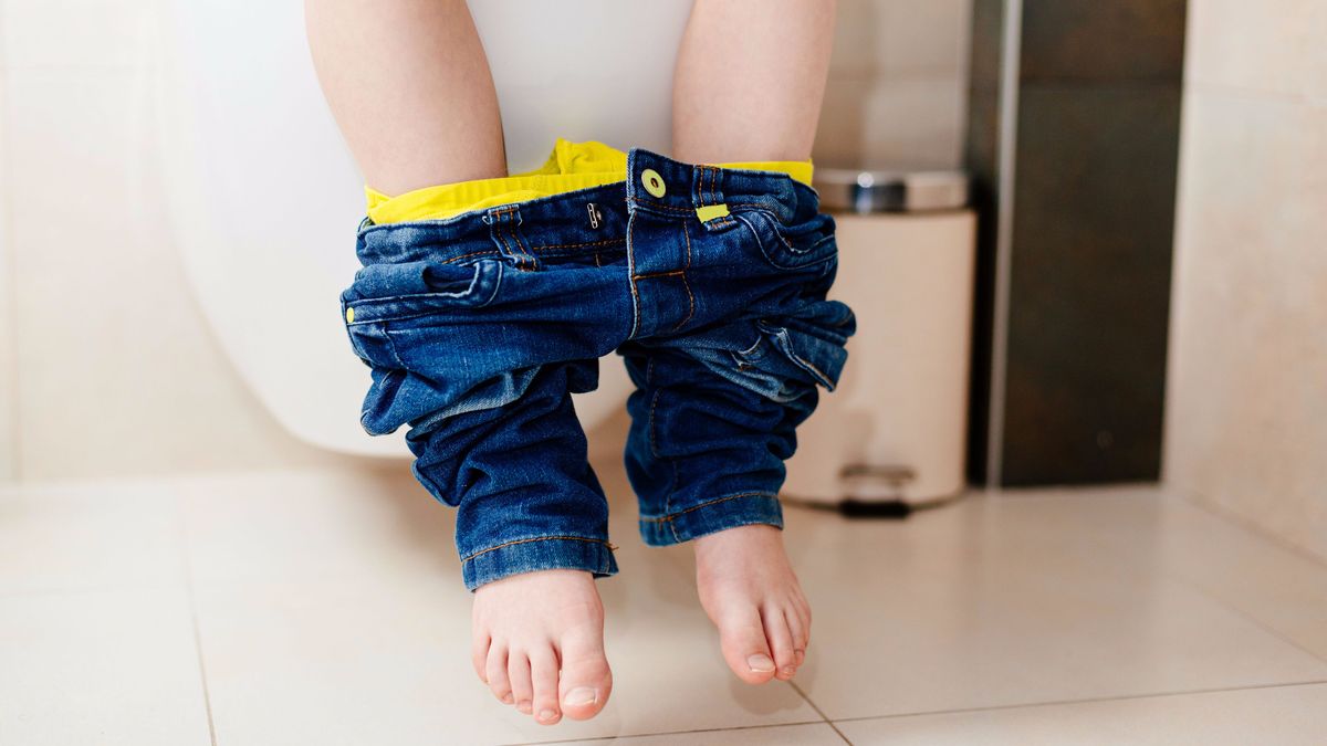思うように進まない4歳児のトイレトレーニング。トイレに座ると出ない…焦るママ必見のやり方やコツ｜子育て情報メディア「KIDSNA STYLE」