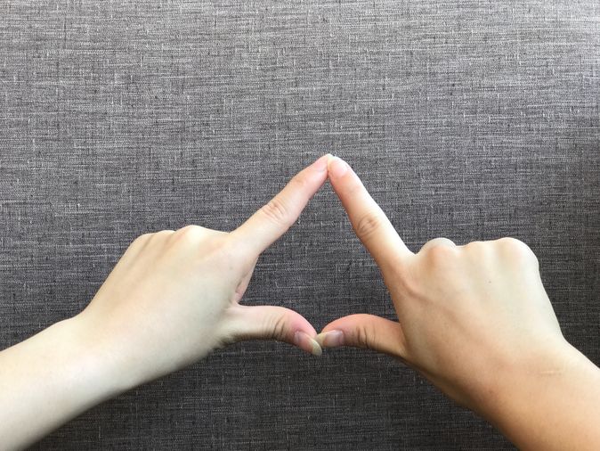 おもちゃがなくても楽しめる！年齢・人数に合わせた指遊びや