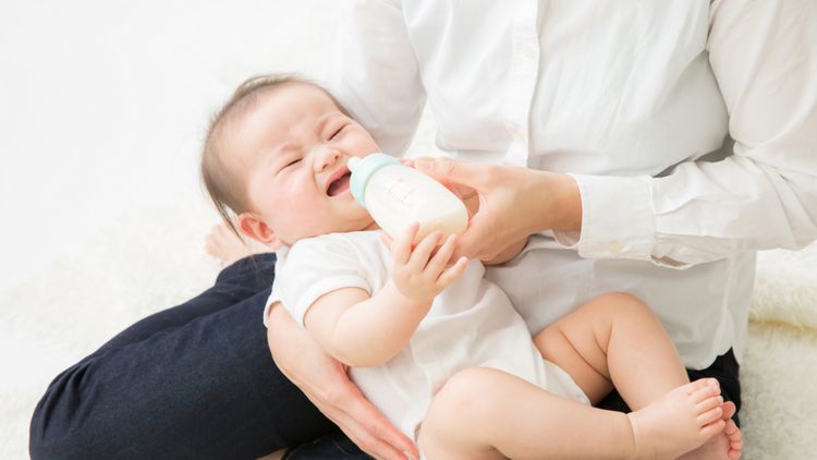 哺乳瓶 飲み方 噛む