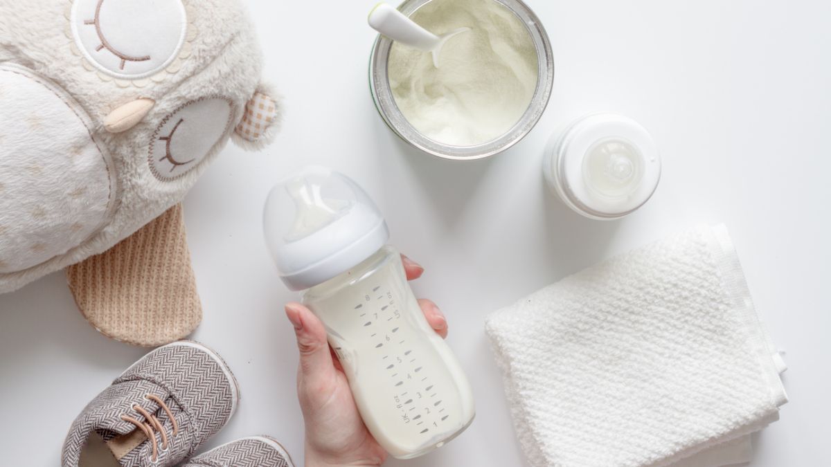 外出時のミルク作りに必要なものは？哺乳瓶ケースや洗浄について｜子育て情報メディア「KIDSNA STYLE」