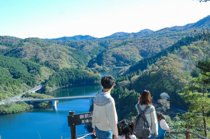 御前山ダムを一望