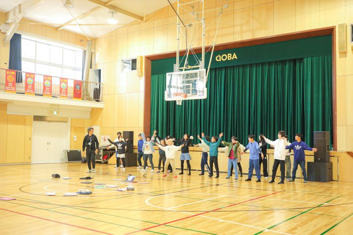 アオバ・ジャパンインターナショナルのミュージカルの練習風景