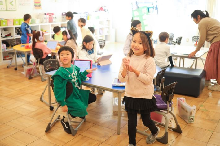 アオバ・ジャパンインターナショナル初等部(PYP)の子どもたち